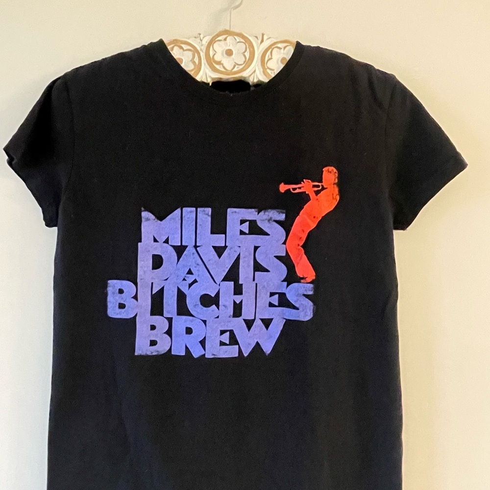 Miles Davis Women’s  T-Shirt Bitches Brew (Black) Small